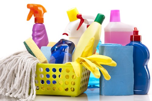 Turnover cleaning checklist for an Airbnb kitchen and bathroom in SW18