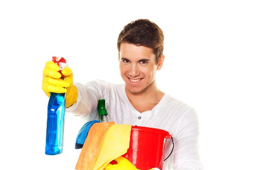 Sustainable carpet cleaning operations with recycling and emission reduction