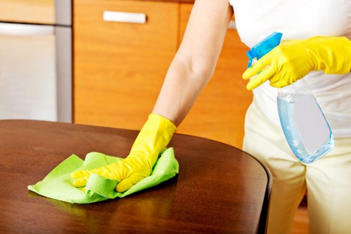 End of tenancy cleaning service for SW18 homes and flats